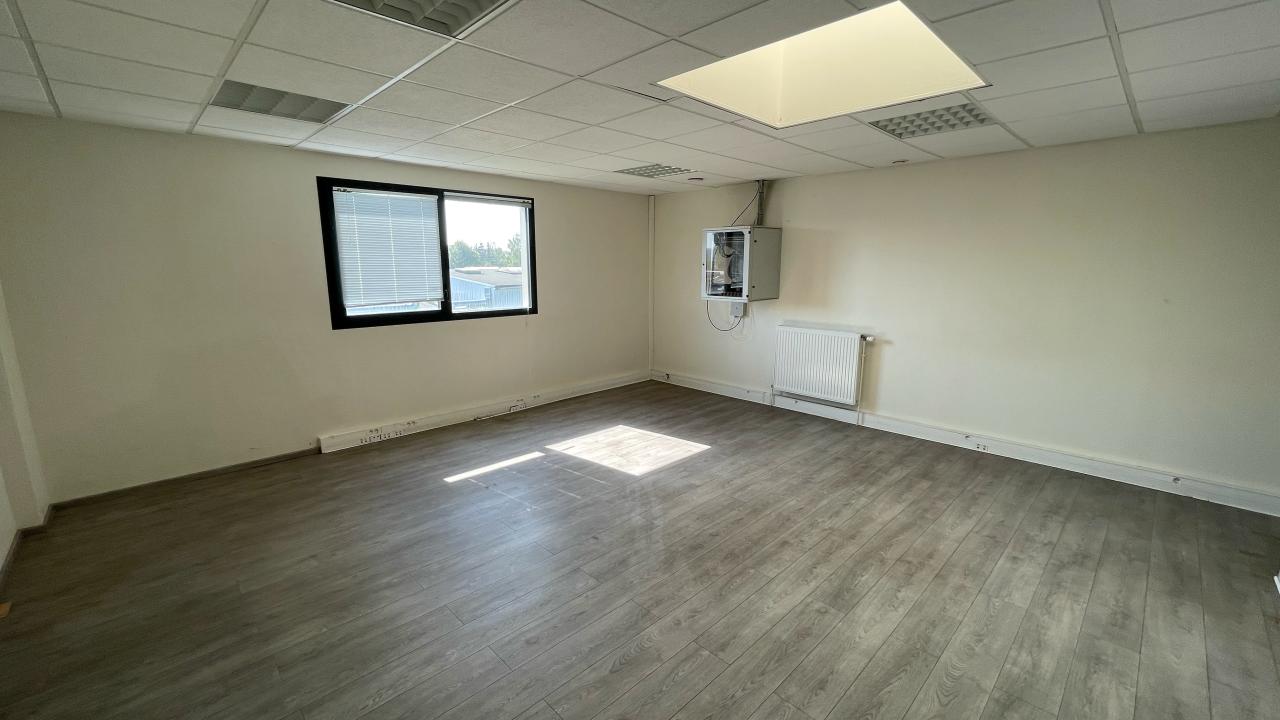 Local d'activité Fléville-devant-Nancy 360m² Location local d'activité Fléville-devant-Nancy Meurthe-et-Moselle OLACT2425789 4